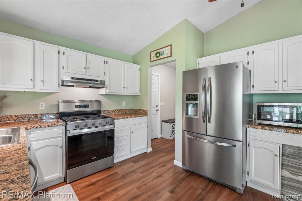 12126 Linden Road Linden, MI 48451 - Photo 8 of 38 Gallery Image 8