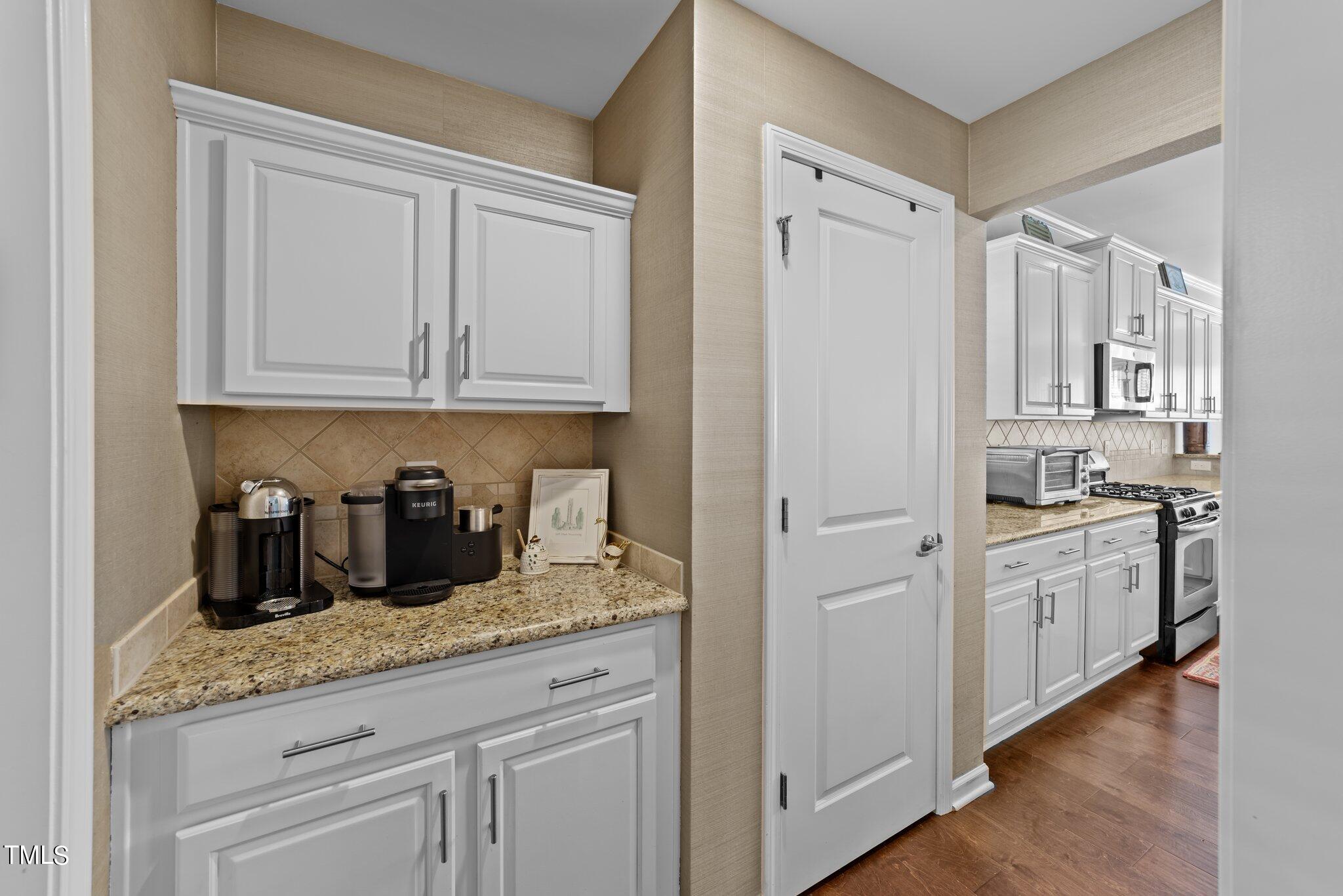 1314 Rodessa Run Raleigh, NC 27607 - Photo 10 of 31 7-web-or-mls-3D5A6638
