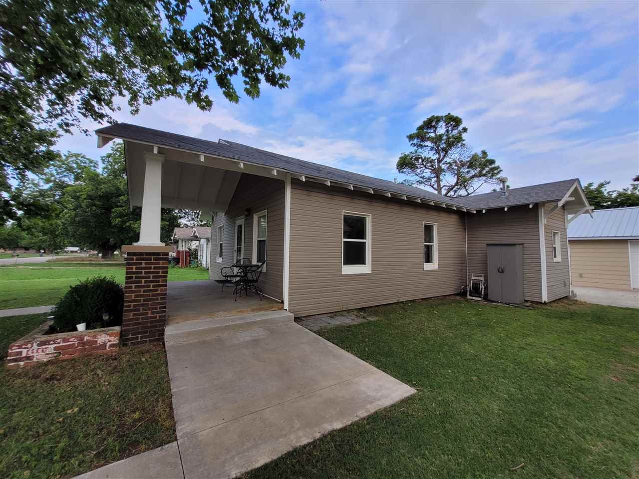 614 Maple Street Perry, OK 73077 - Photo 3 of 41 Gallery Image 3