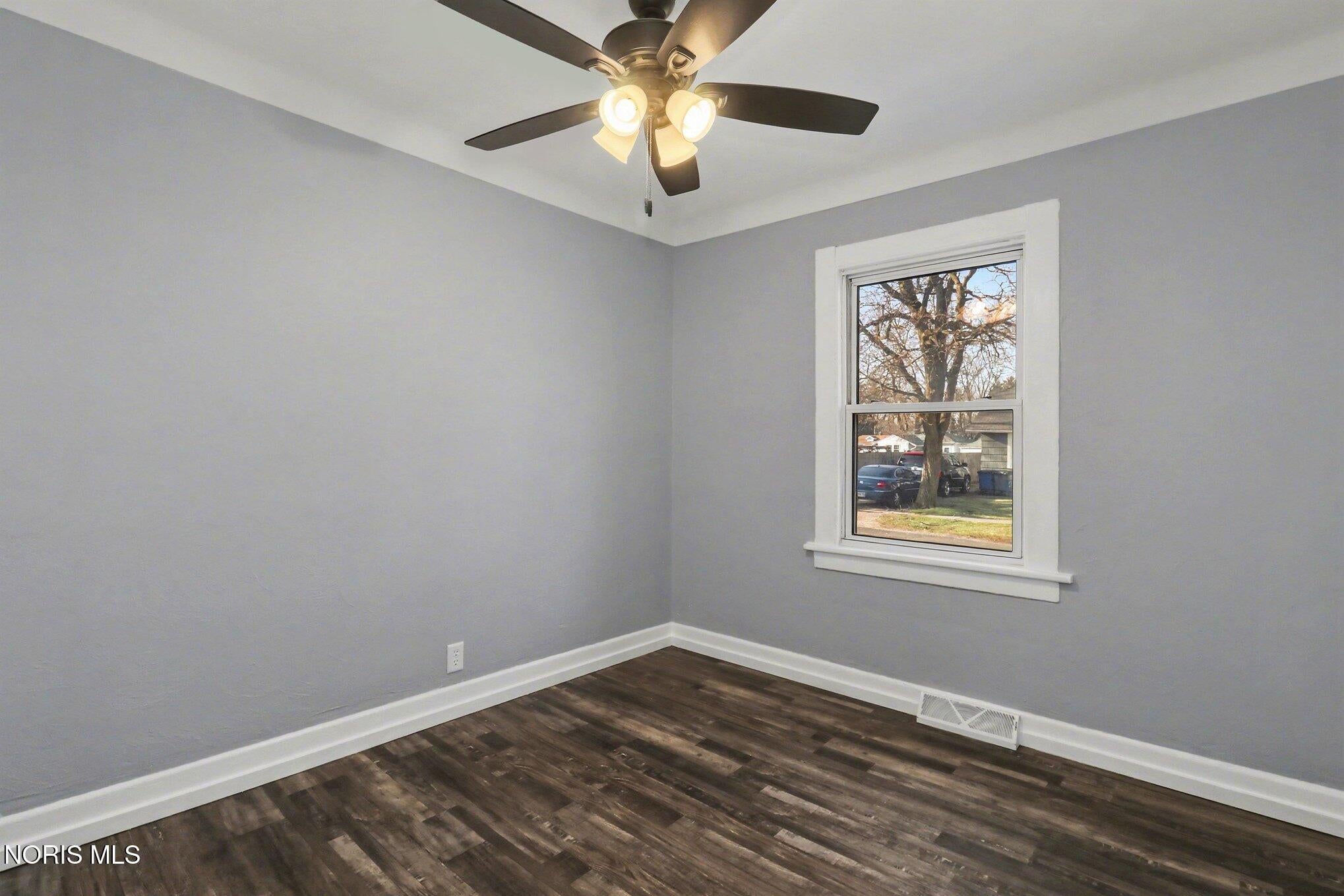 5349 Collomore Road Toledo, OH 43615 - Photo 9 of 22 007_file_3770