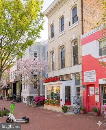 $2,250 | 532 8th Street Southeast, Unit 2, Washington, DC 20003