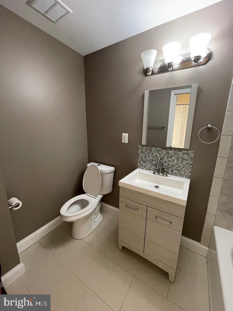532 8th Street Southeast, Unit 2 Washington, DC 20003 - Photo 11 of 15