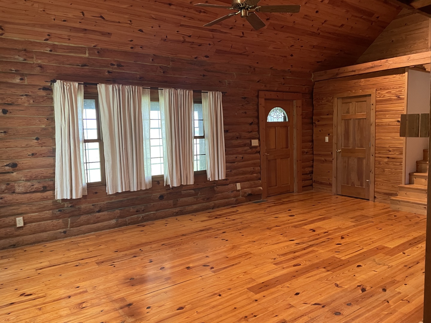 9826 Birkbeck Road Clinton, IL 61727 - Photo 8 of 32 a view of a room with windows