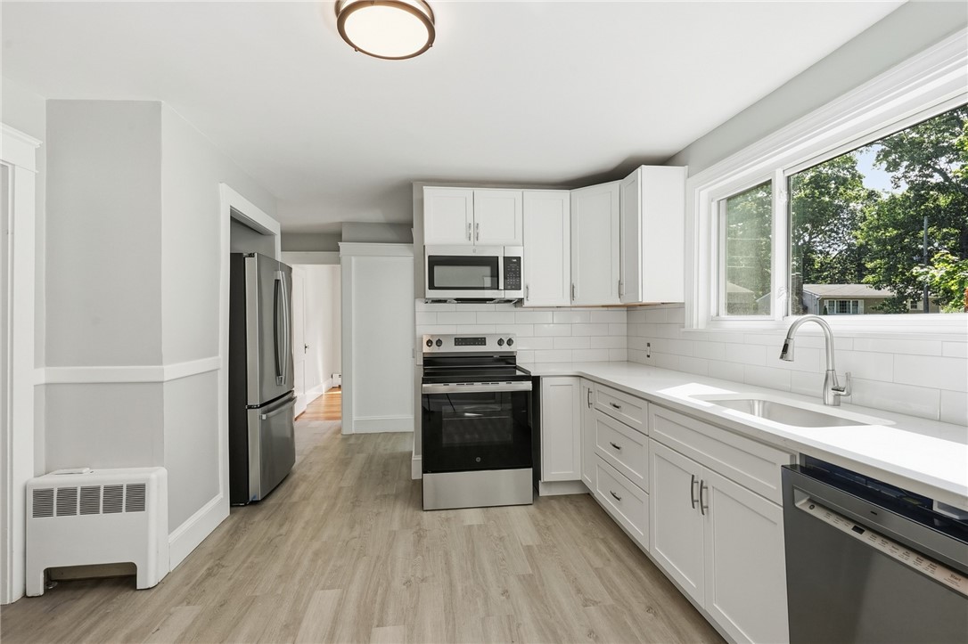 41 Custer Street Warwick, RI 02889 - Photo 5 of 24 Gallery Image 5