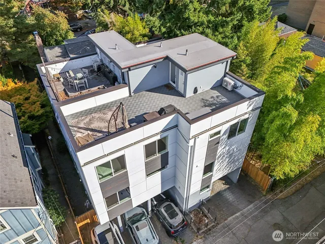 a car parked in front of a building