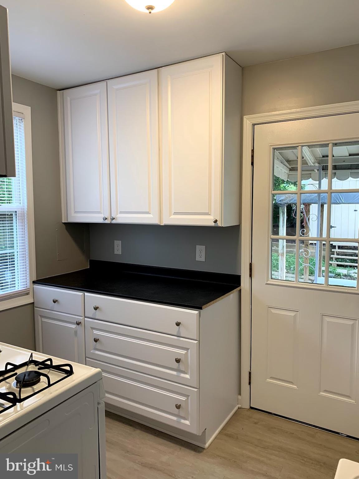 508 Pinewood Road Rockville, MD 20850 - Photo 11 of 29 Kitchen