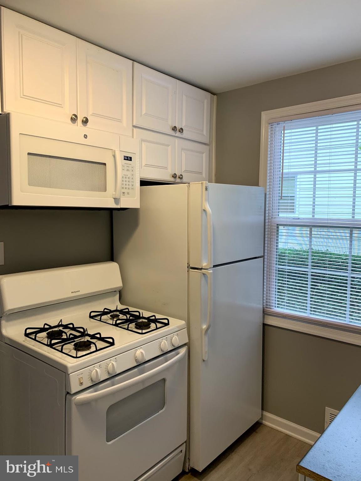 508 Pinewood Road Rockville, MD 20850 - Photo 10 of 29 Kitchen