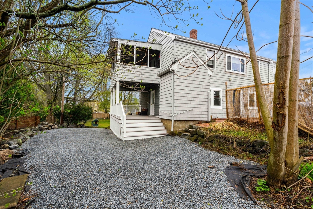9 Maple Circle, Unit 1 Marblehead, MA 01945 - Photo 2 of 24