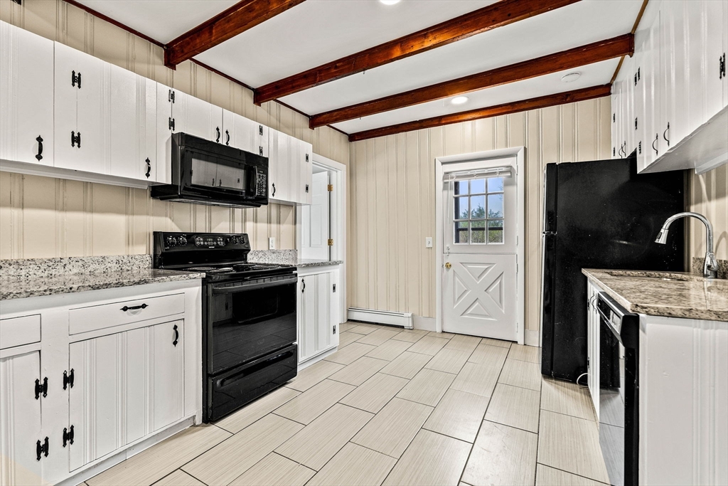 9 Maple Circle, Unit 1 Marblehead, MA 01945 - Photo 6 of 24