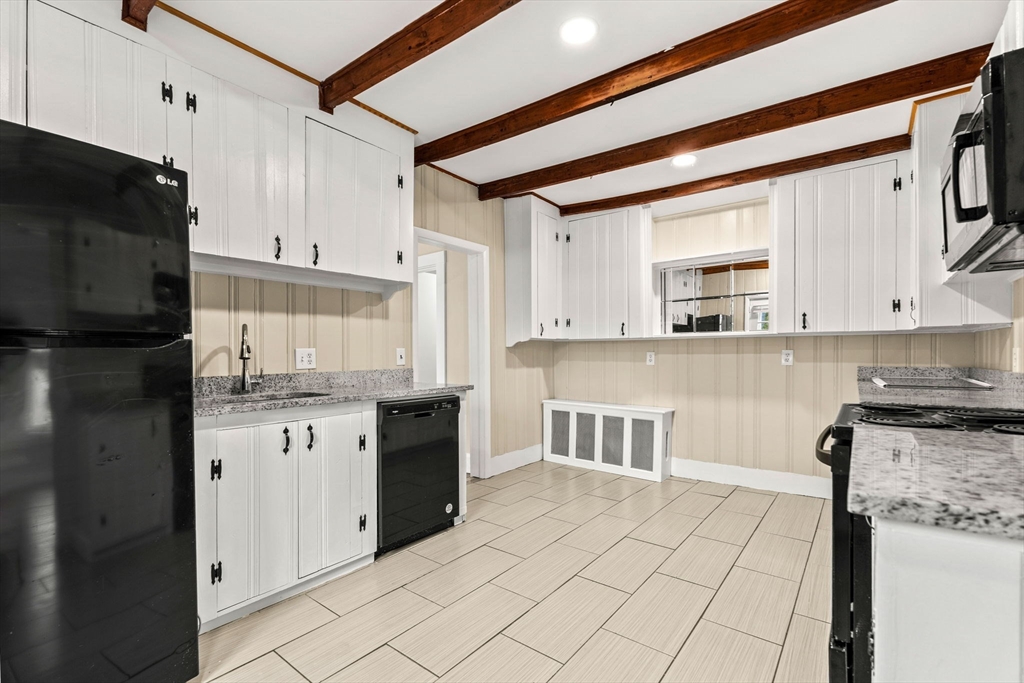 9 Maple Circle, Unit 1 Marblehead, MA 01945 - Photo 7 of 24