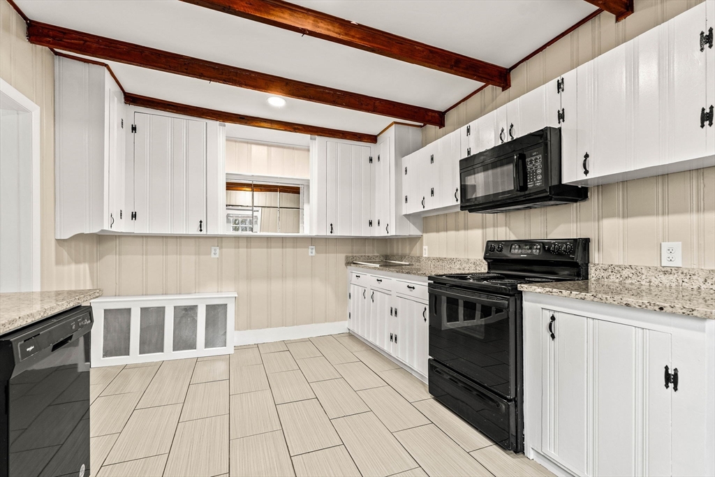 9 Maple Circle, Unit 1 Marblehead, MA 01945 - Photo 8 of 24