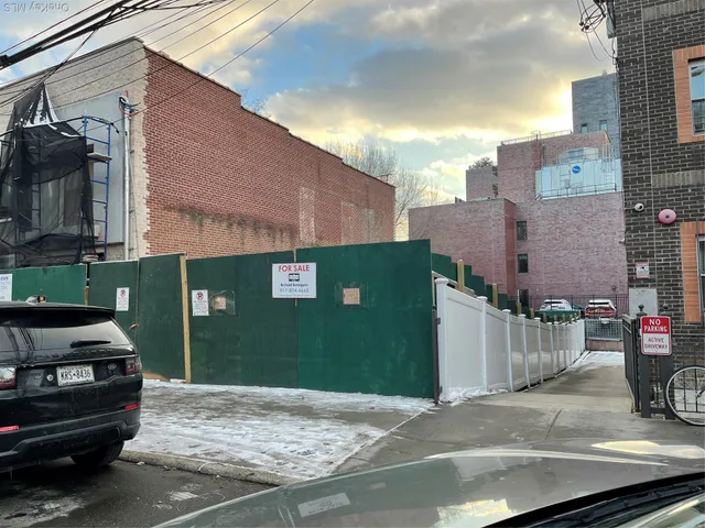 $999,000 | 12-24 31st Drive | Astoria