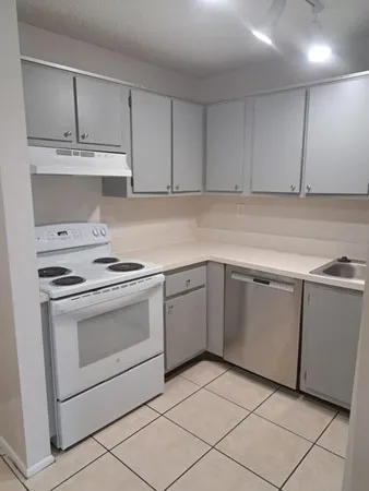 $1,750 | 2671 Riverside Drive, Unit 6, Coral Springs, FL 33065