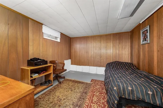 a view of livingroom with furniture