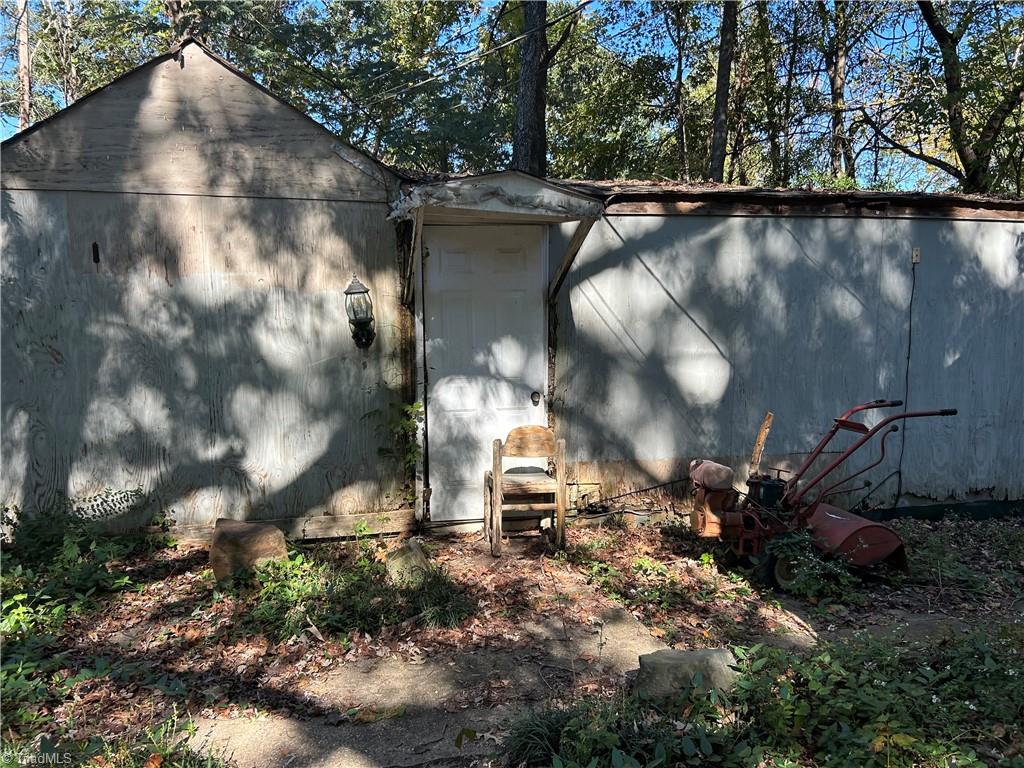 1715 Ringold Road Greensboro, NC 27405 - Photo 3 of 20 Gallery Image 3