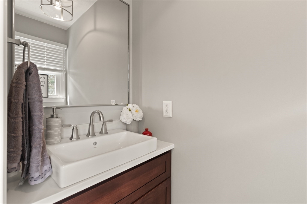 29 Trifiro Road Billerica, MA 01821 - Photo 12 of 29 Gallery Image 12