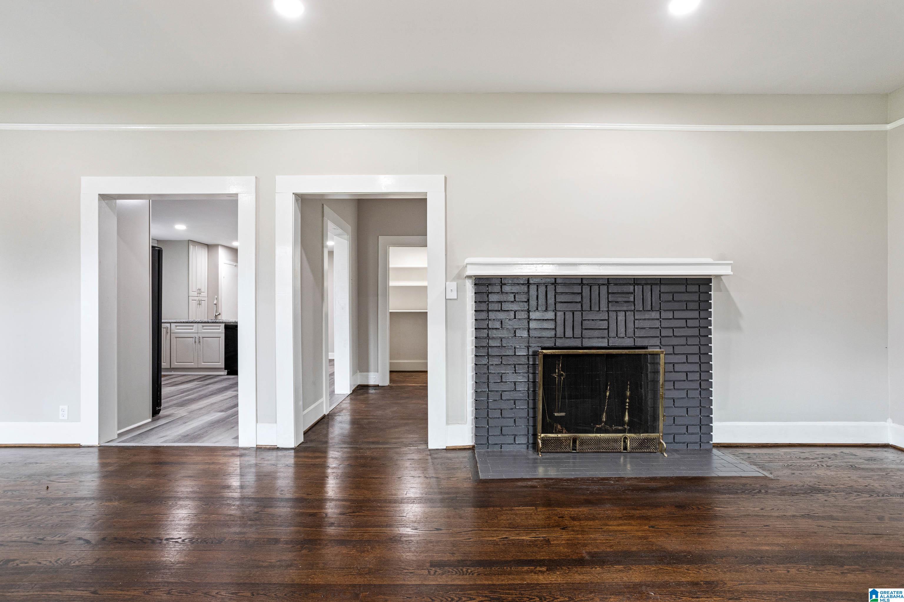 306 4th Avenue Southwest Bessemer, AL 35020 - Photo 5 of 38