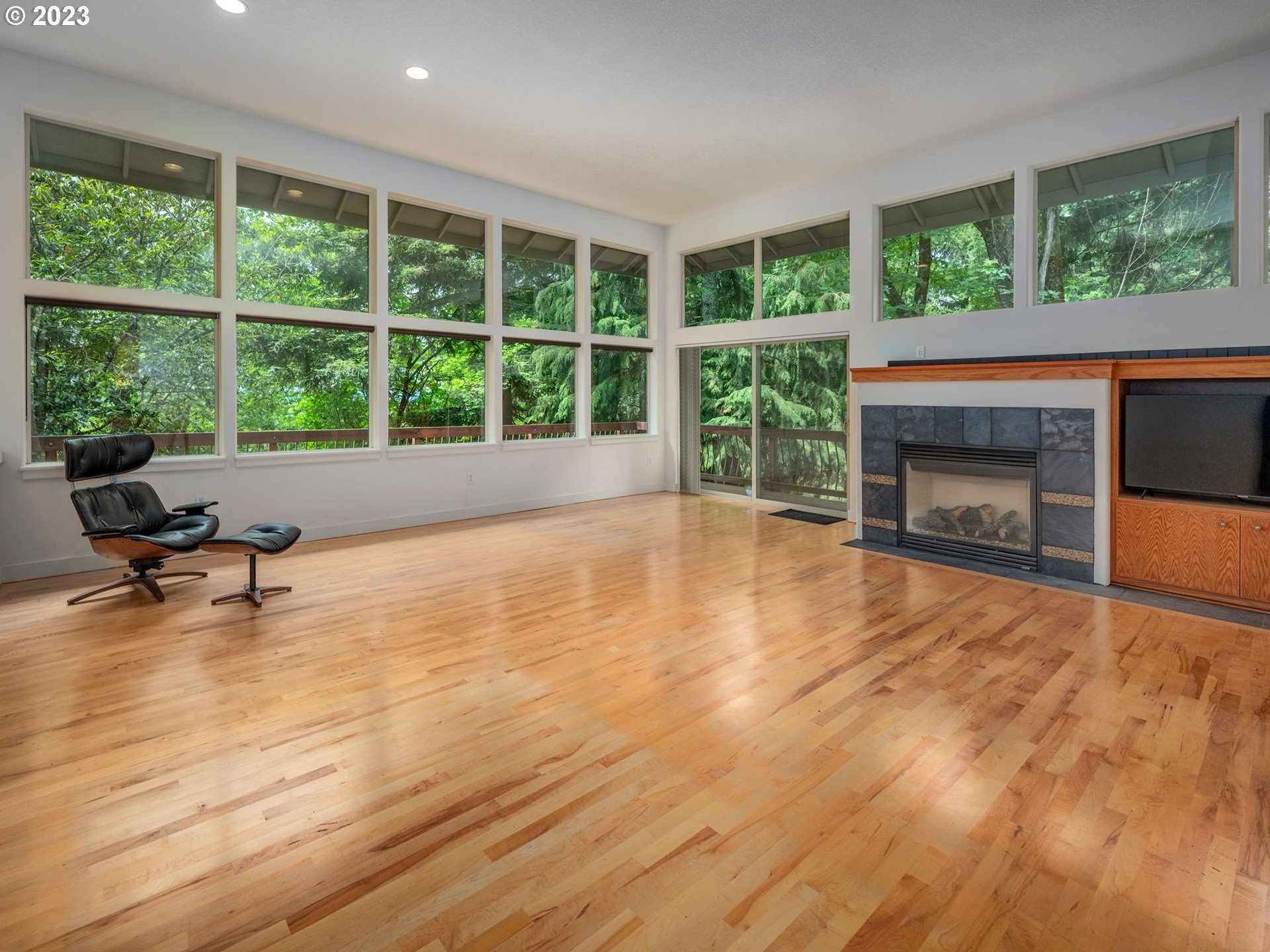 4249 Southwest Dosch Road Portland, OR 97239 - Photo 12 of 45 Gallery Image 12