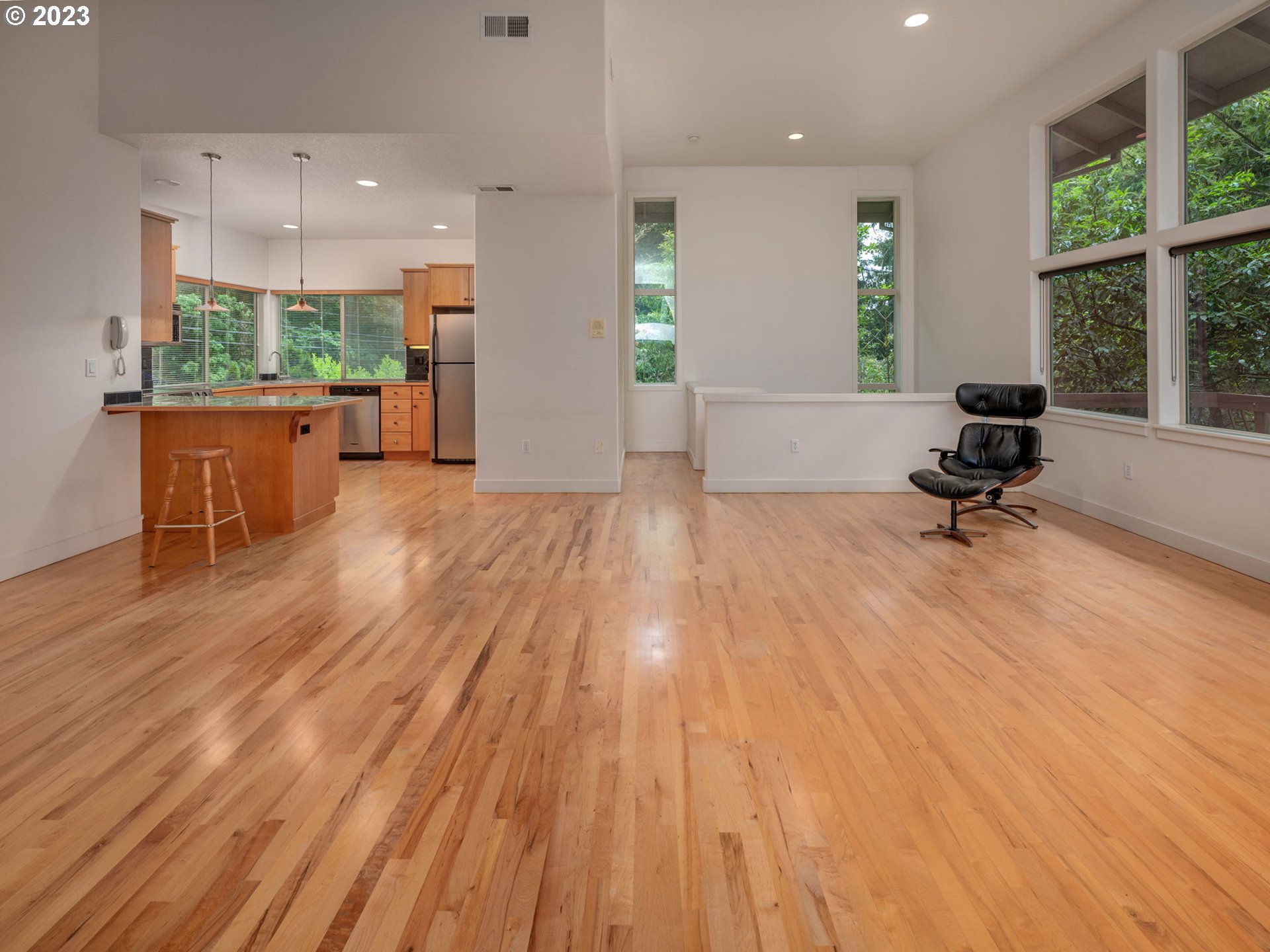 4249 Southwest Dosch Road Portland, OR 97239 - Photo 13 of 45 Gallery Image 13