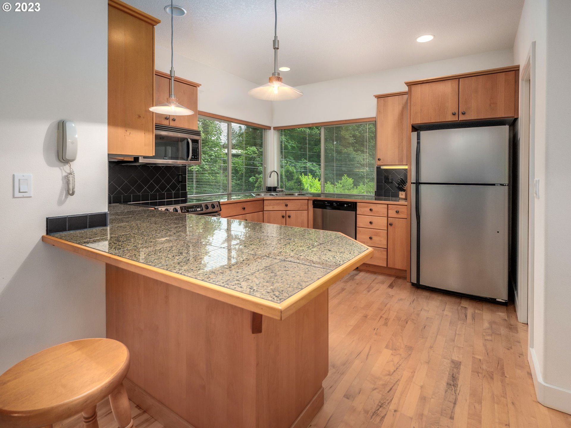 4249 Southwest Dosch Road Portland, OR 97239 - Photo 16 of 45 Gallery Image 16