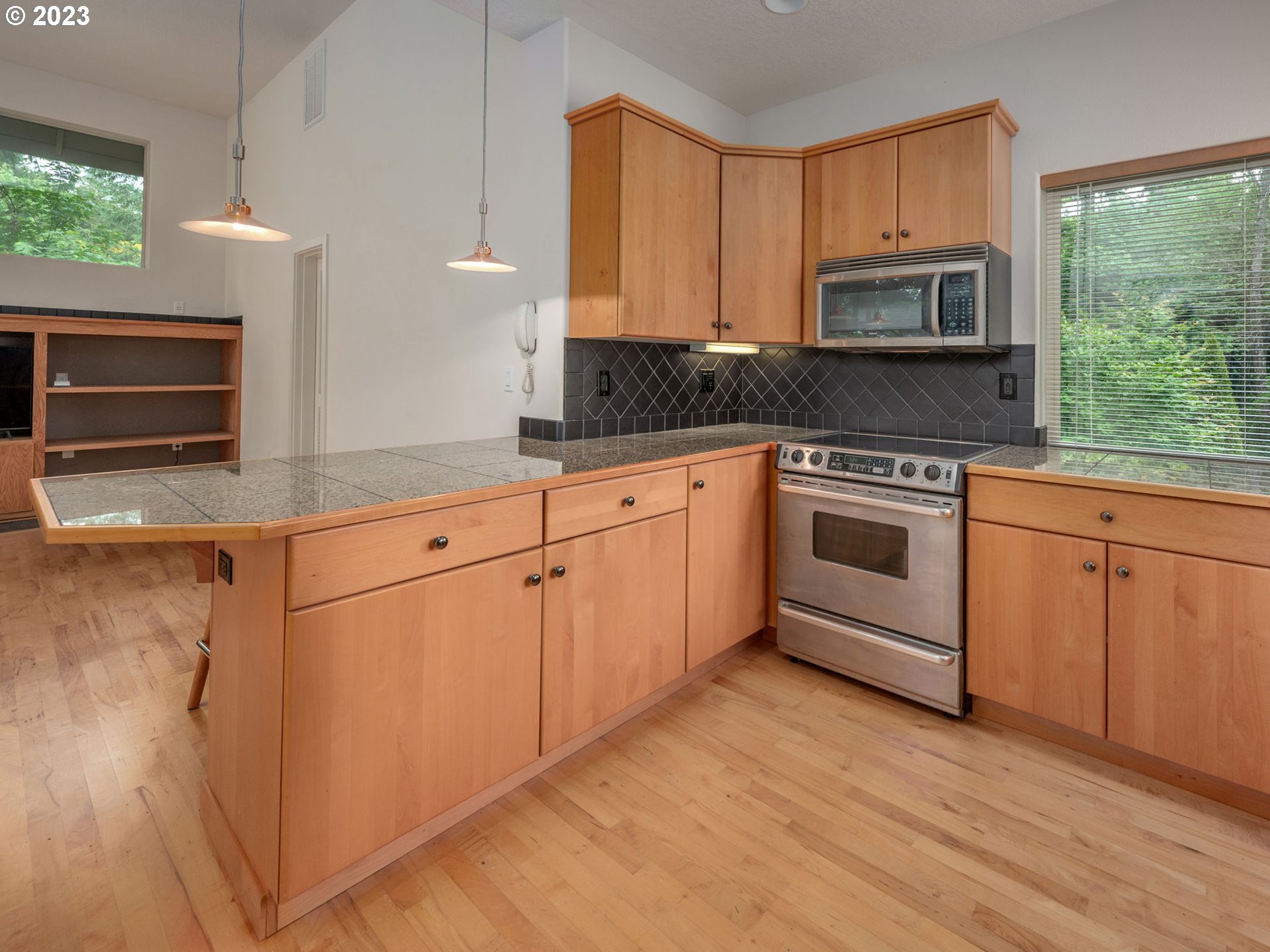 4249 Southwest Dosch Road Portland, OR 97239 - Photo 18 of 45 Gallery Image 18