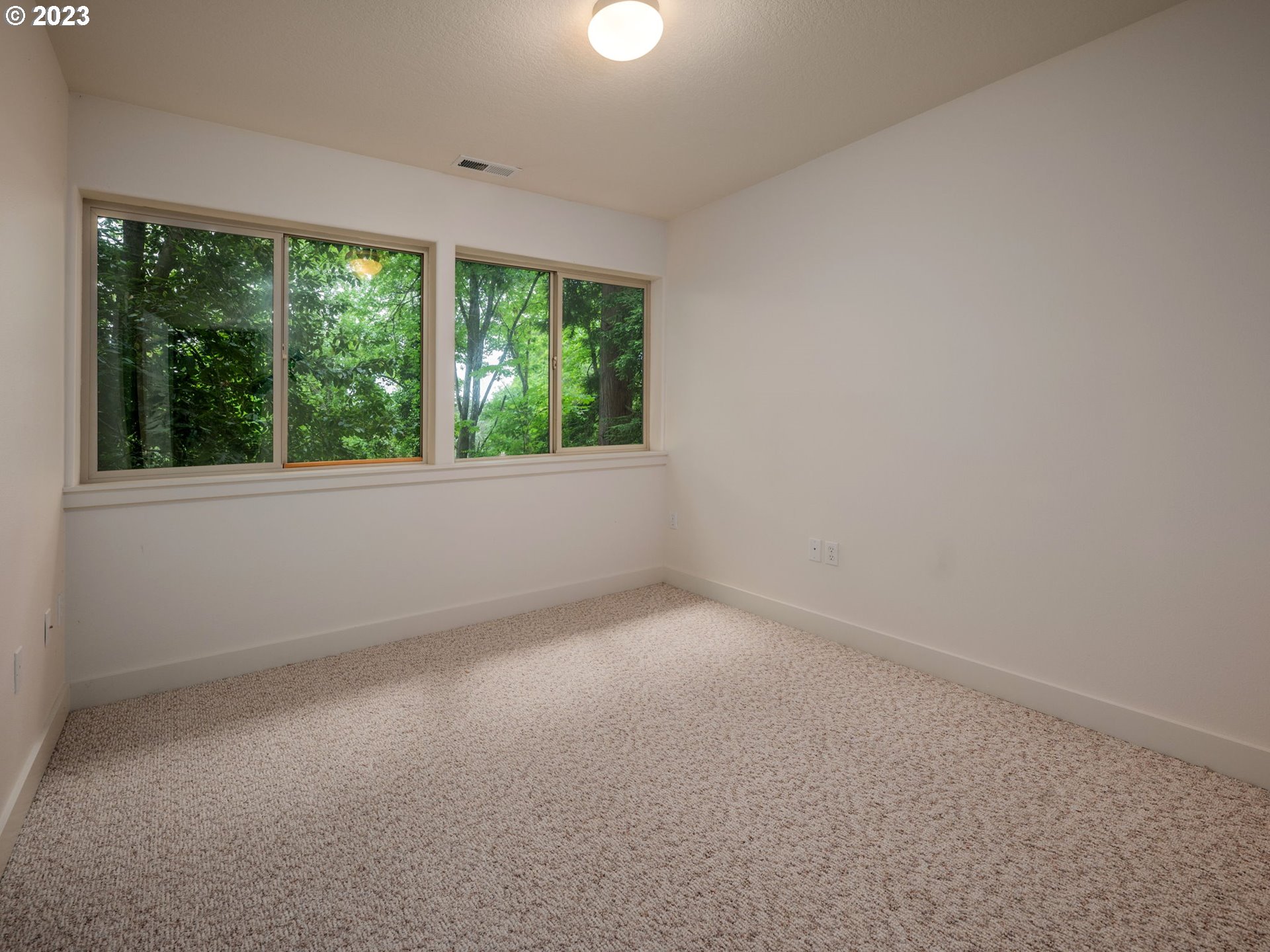 4249 Southwest Dosch Road Portland, OR 97239 - Photo 27 of 45 Gallery Image 27