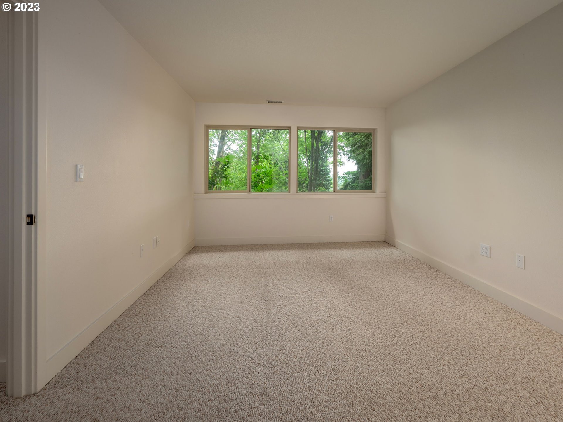 4249 Southwest Dosch Road Portland, OR 97239 - Photo 28 of 45 Gallery Image 28