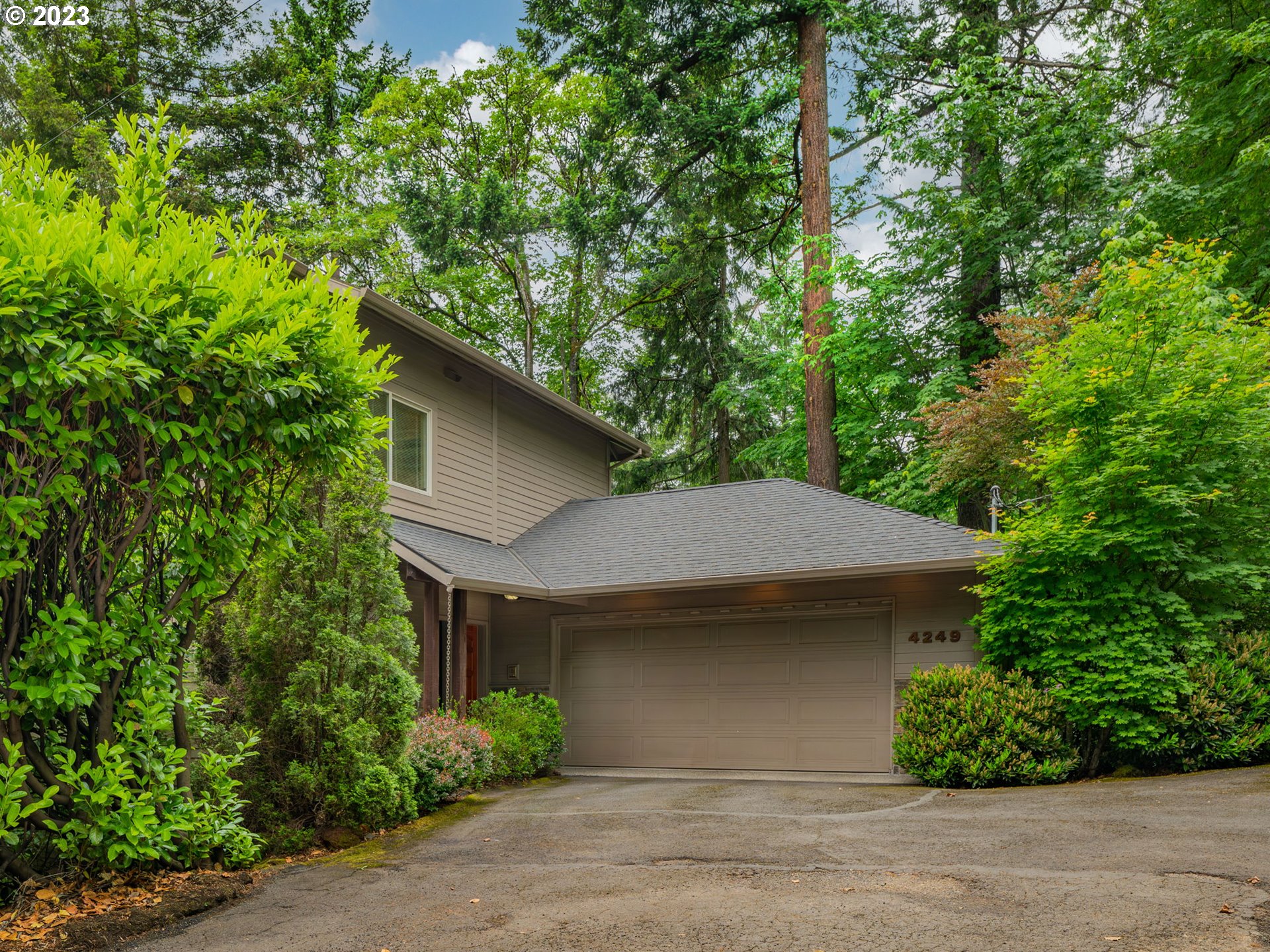 4249 Southwest Dosch Road Portland, OR 97239 - Photo 4 of 45 Gallery Image 4