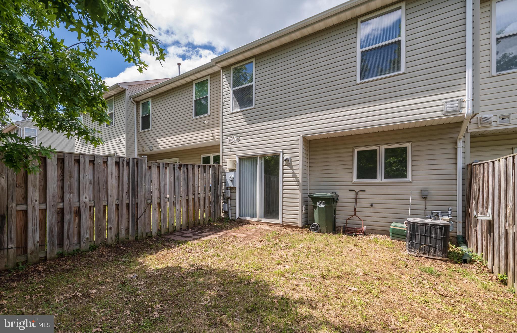 14809 Bolton Road Centreville, VA 20121 - Photo 23 of 31 Large, Flat Yard