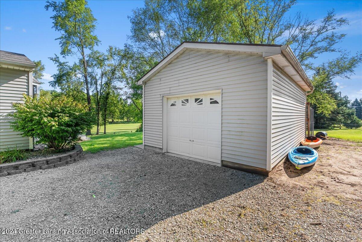 347 North Bridge Street Dimondale, MI 48821 - Photo 11 of 49 11-Media Jett - 14