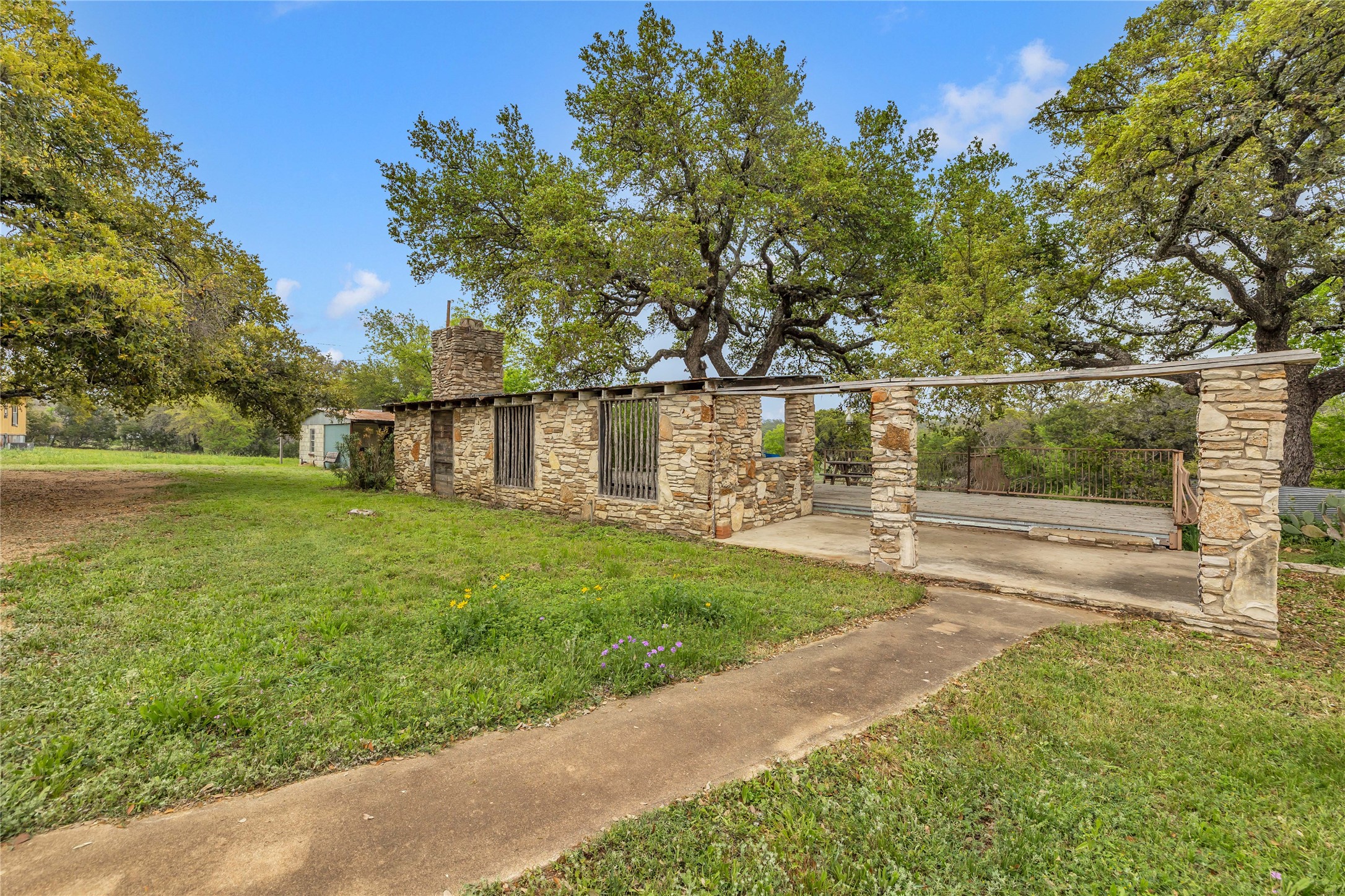 123 Rocky Road Hye, TX 78635 - Photo 13 of 40