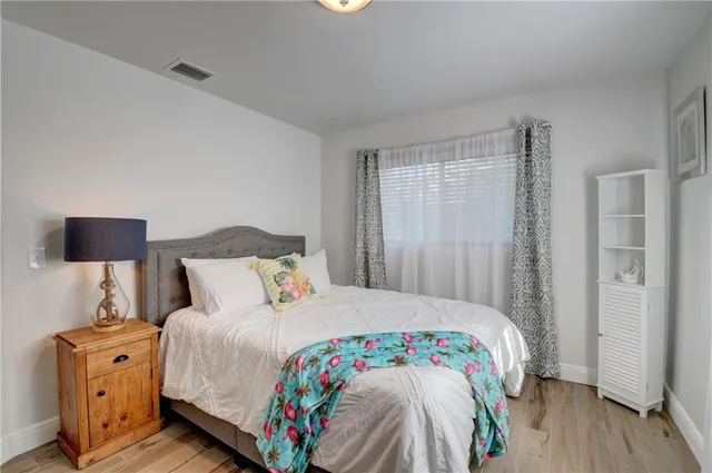 $7,500 | 10 South Swinton Circle, Delray Beach, FL 33444