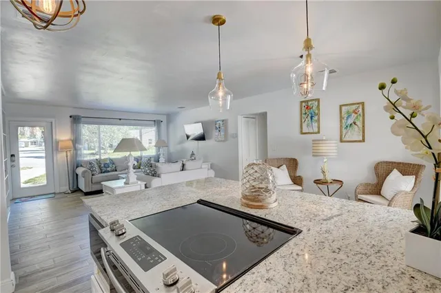 $7,500 | 10 South Swinton Circle, Delray Beach, FL 33444