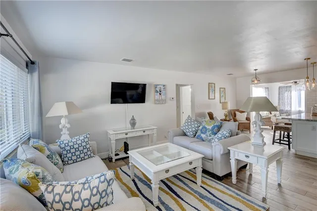 $7,500 | 10 South Swinton Circle, Delray Beach, FL 33444