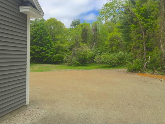 27 Bedford Road New Boston, NH 03070 - Photo 17 of 28