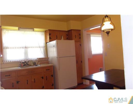 4 Brox Road Edison, NJ 08817 - Photo 2 of 19