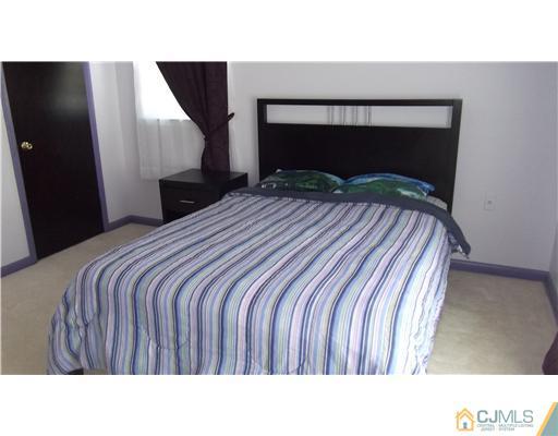 4 Brox Road Edison, NJ 08817 - Photo 12 of 19