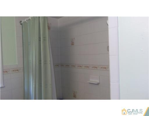 4 Brox Road Edison, NJ 08817 - Photo 16 of 19
