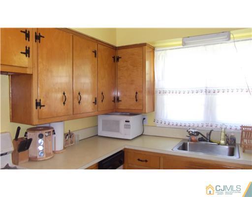 4 Brox Road Edison, NJ 08817 - Photo 5 of 19
