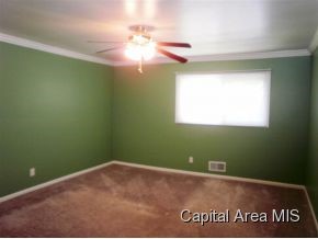 2014 Briarcliff Springfield, IL 62704 - Photo 9 of 15