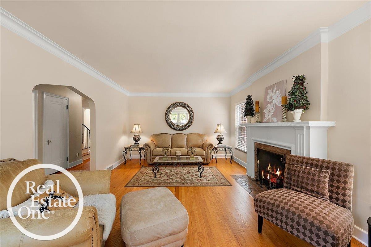305 Moran Road Grosse Pointe, MI 48236 - Photo 9 of 45