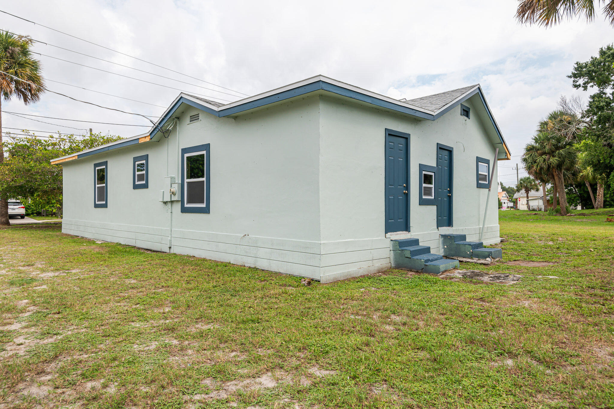 2511 Lipscomb Street Melbourne, FL 32901 - Photo 5 of 30 a bathroom with a sink and garden