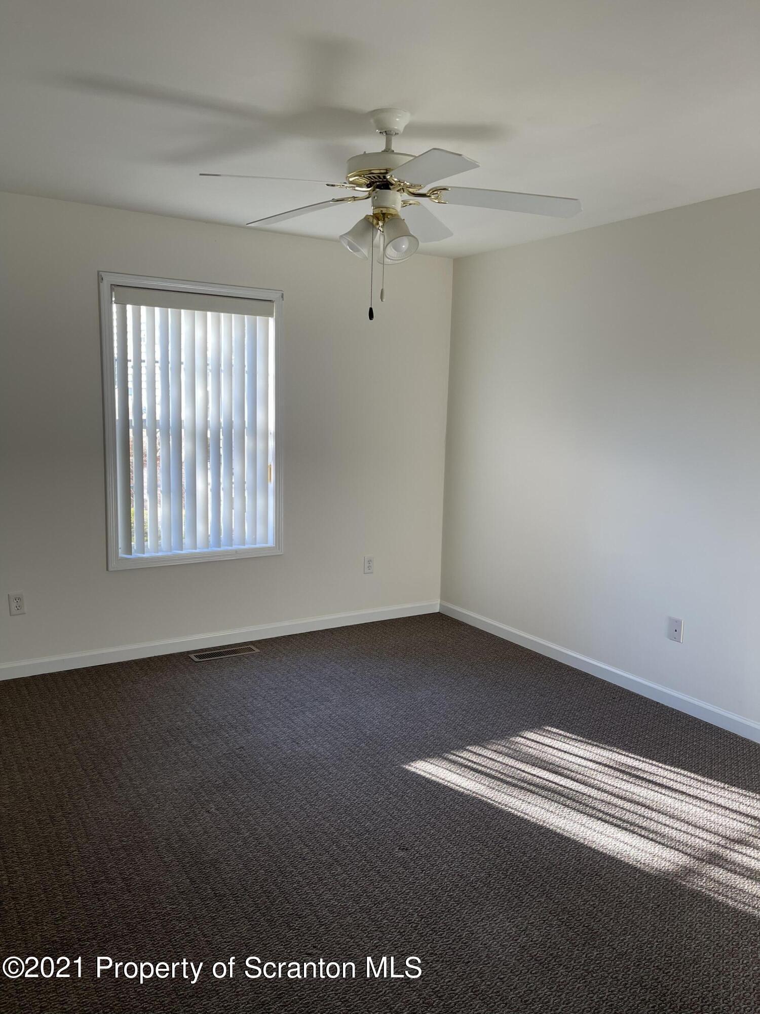 213 Elm Street Moosic, PA 18507 - Photo 10 of 15 4997A4AE-D1EB-4FA9-9714-3F0578CC057E