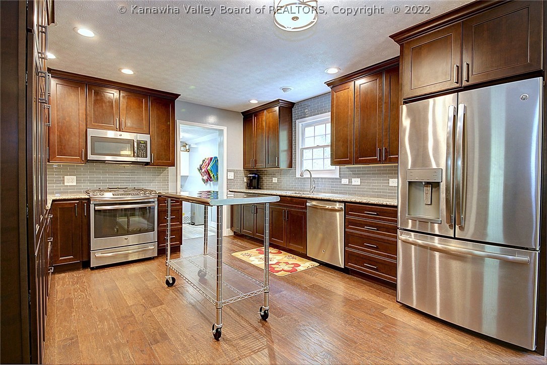 718 Narrow Branch Road Elkview, WV 25071 - Photo 8 of 30 Gallery Image 8