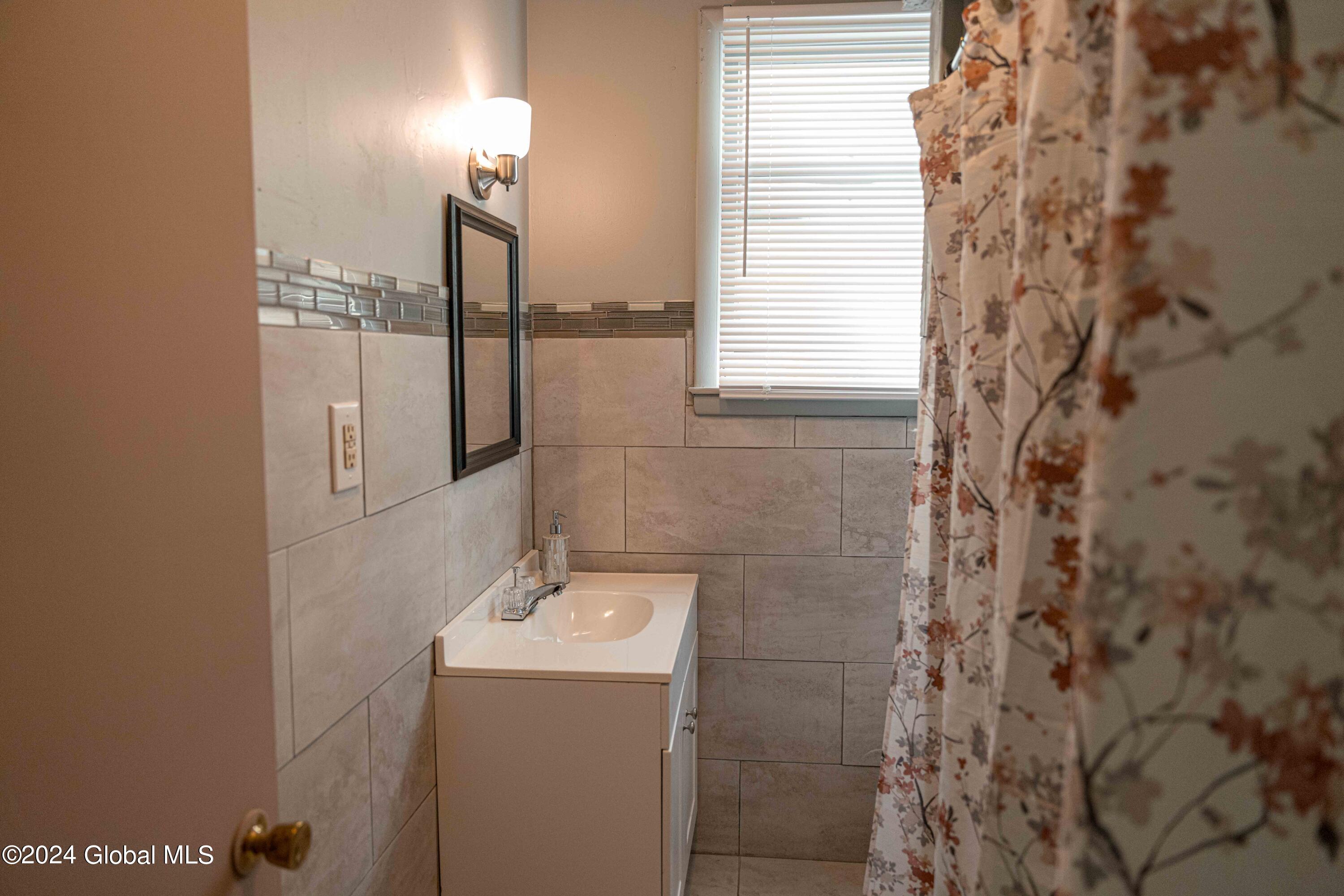 1627 Van Vranken Avenue Schenectady, NY 12308 - Photo 34 of 43 1627 Van Vranken-56