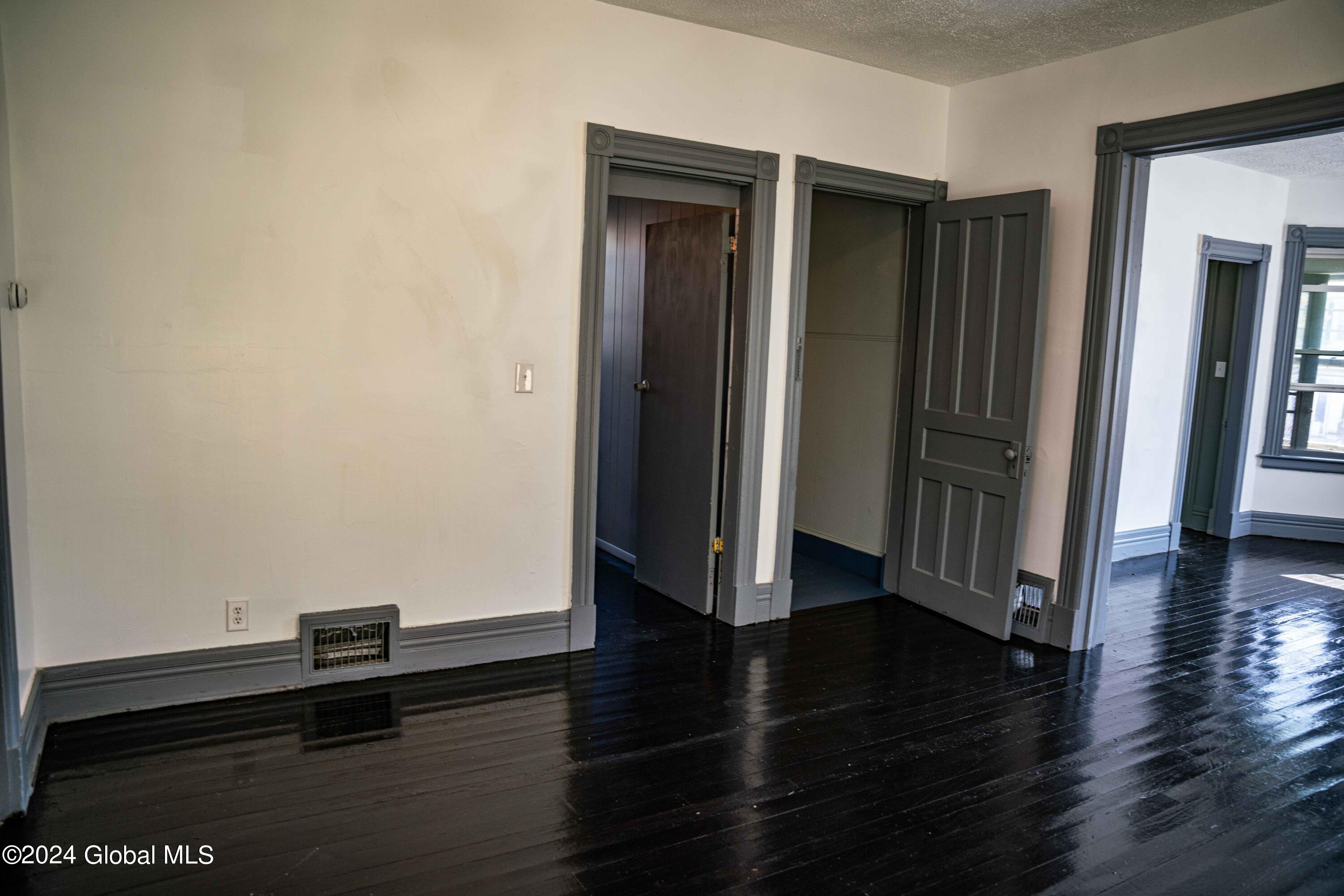 1627 Van Vranken Avenue Schenectady, NY 12308 - Photo 4 of 43 1627 Van Vranken-5