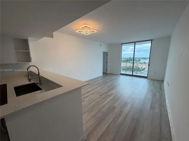 $2,800 | 140 South Dixie Highway, Unit 807, Hollywood, FL 33020