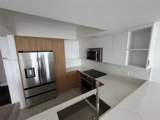 $2,800 | 140 South Dixie Highway, Unit 807, Hollywood, FL 33020