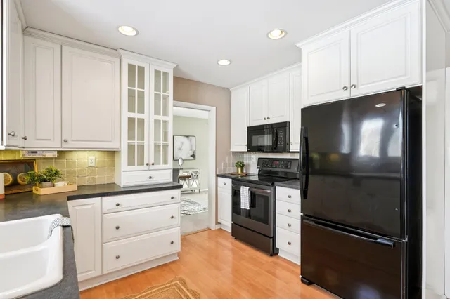 $449,900 | 2430 West Applewood Lane, Glendale, WI 53209