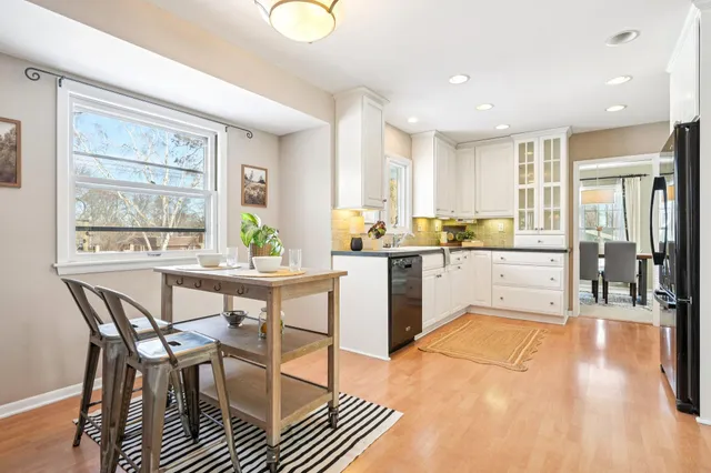 $449,900 | 2430 West Applewood Lane, Glendale, WI 53209